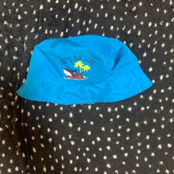 Cute reversible bucket hat - Picture 2 of 2